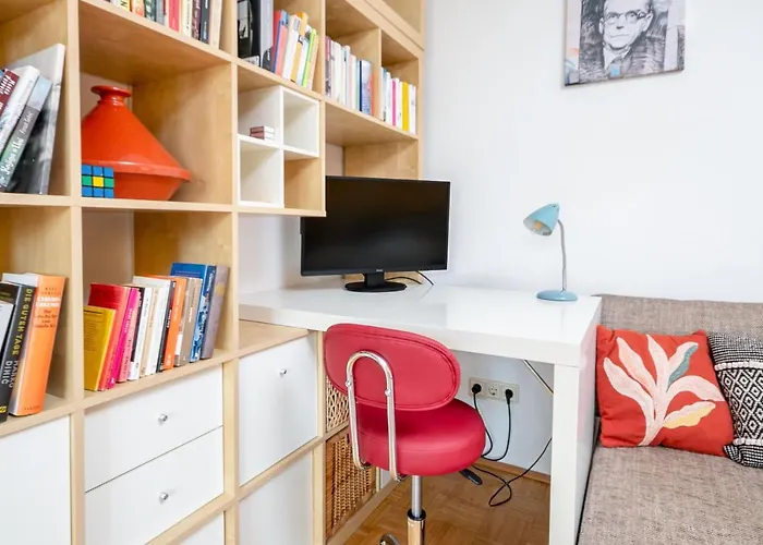 - Balkon - Workspace - Waschmaschine - U2 & U4 Appartement Wenen