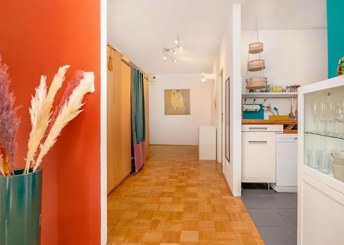 Appartement - Balkon - Workspace - Waschmaschine - U2 & U4 *